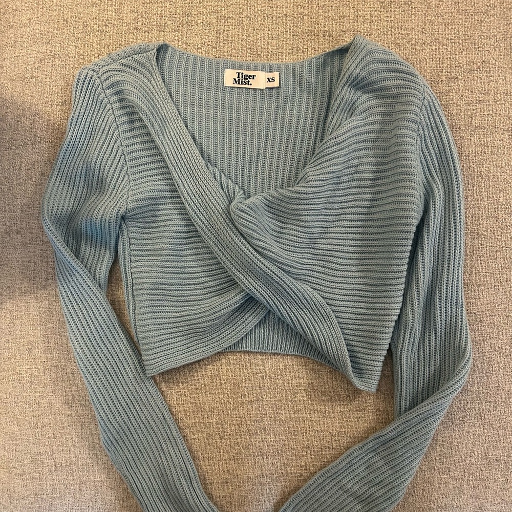 Tiger Mist Light Blue Ribbed Twist Crop Top